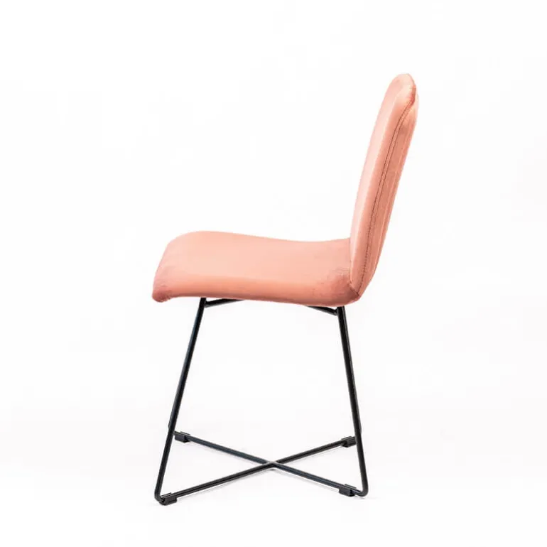 Plaza line Chaise design en tissu avec dos matelassé et pieds en métal croisés