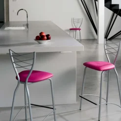 Romance Carrier® Chaise de cuisine fabriquée en France en synthétique et métal